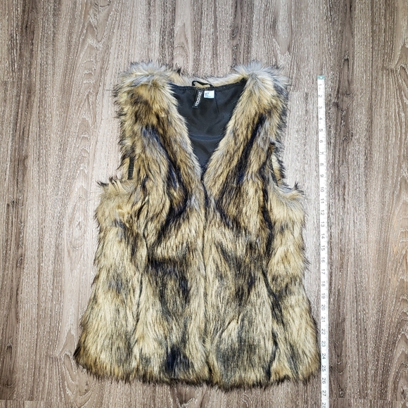Divided Jackets & Blazers - Divided faux fur vest size small